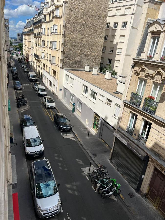 Studio Moderne Au Coeur De Paris Batignolles Exterior photo